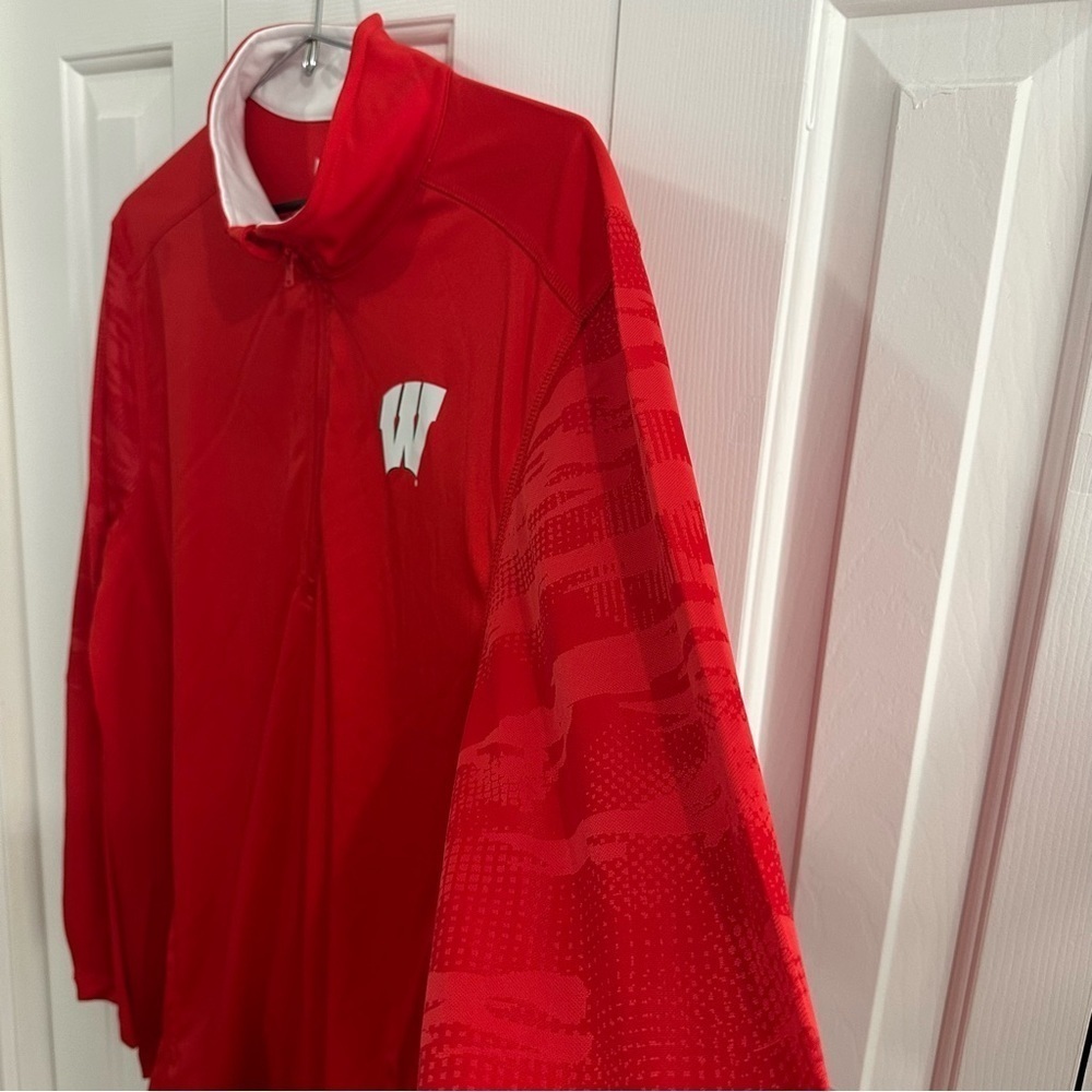 Fanatics Wisconsin Badgers Quarter Zip Pullover - Picture 3 of 8